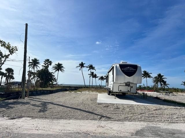 53 Pompano ST-3
