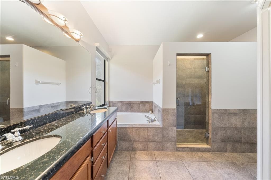 14864 Indigo Lakes CIR-27