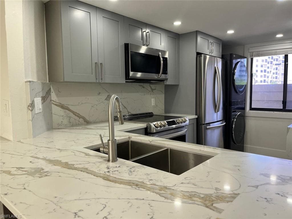 6655 Estero BLVD 114-7