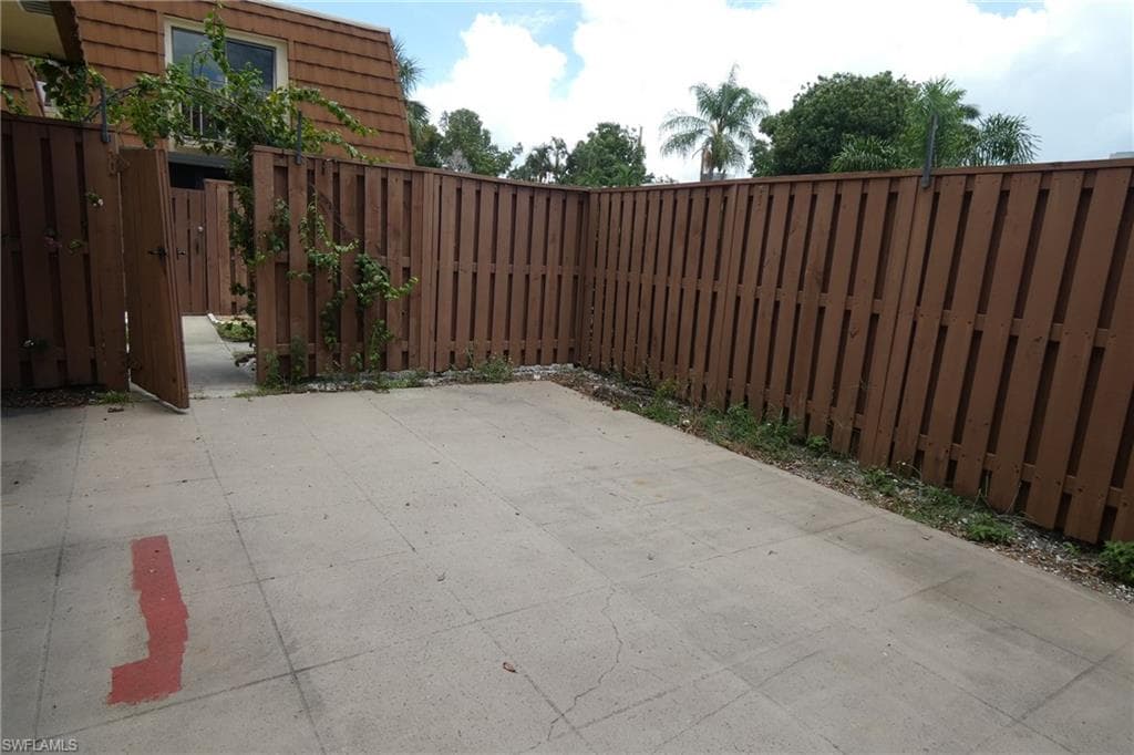 5235 Cedarbend DR 4-16