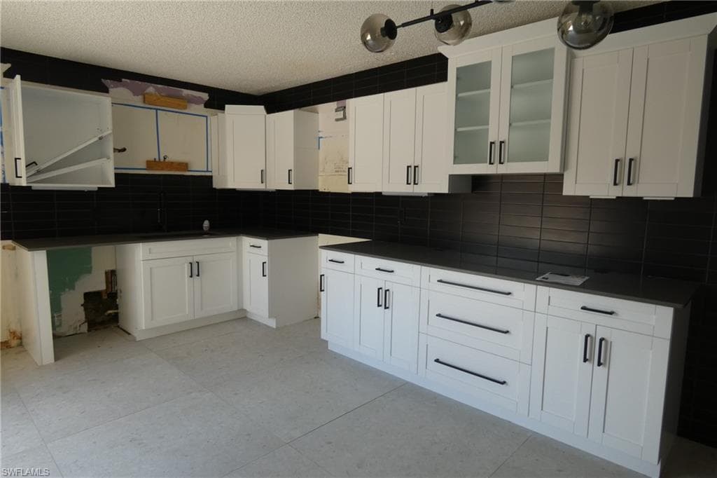 5235 Cedarbend DR 4-4