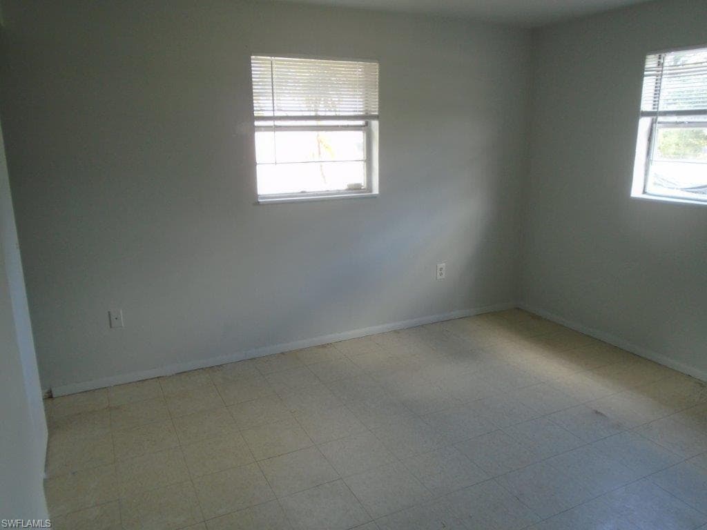 330 Ottumwa AVE-5