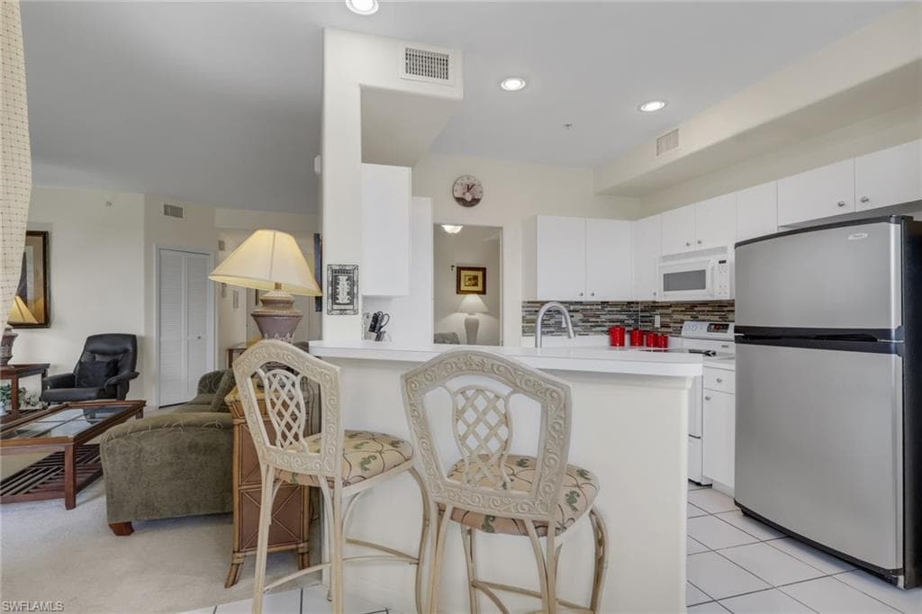 4011 Palm Tree BLVD 302-7