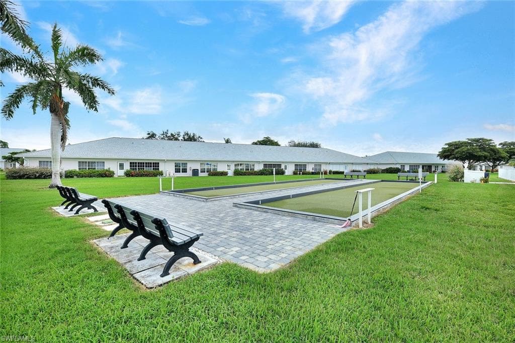 1214 Medinah DR-26
