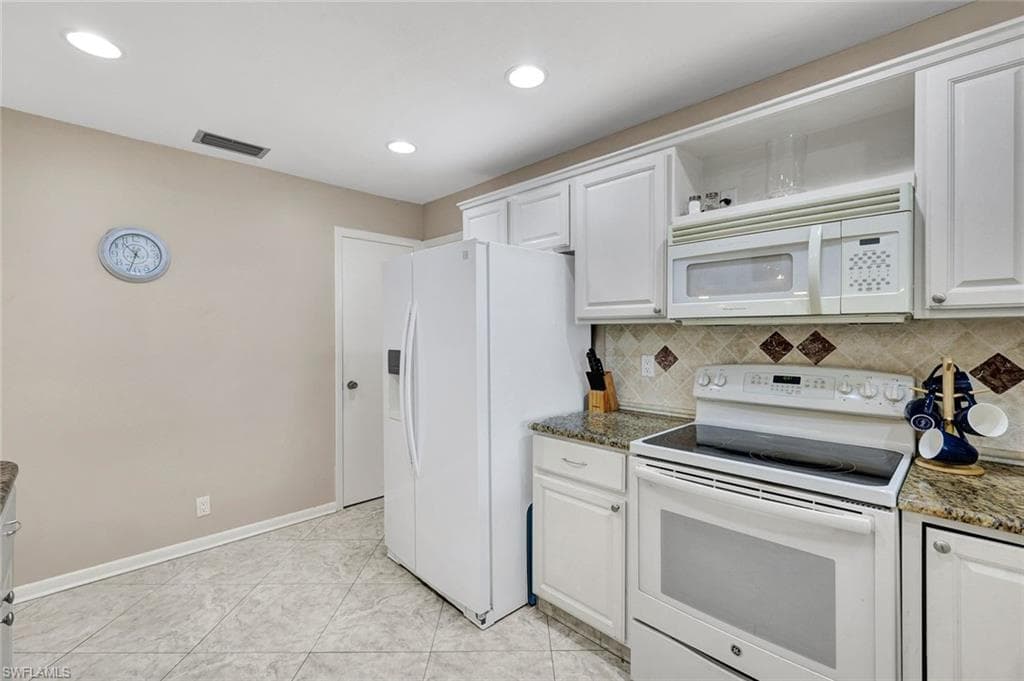 1214 Medinah DR-12