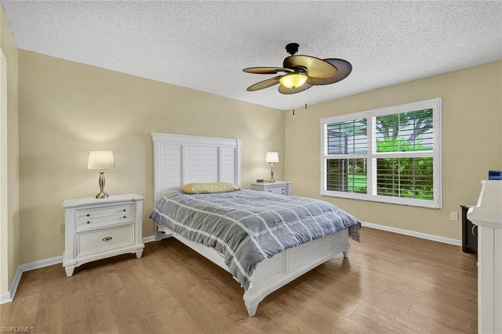 1214 Medinah DR-17
