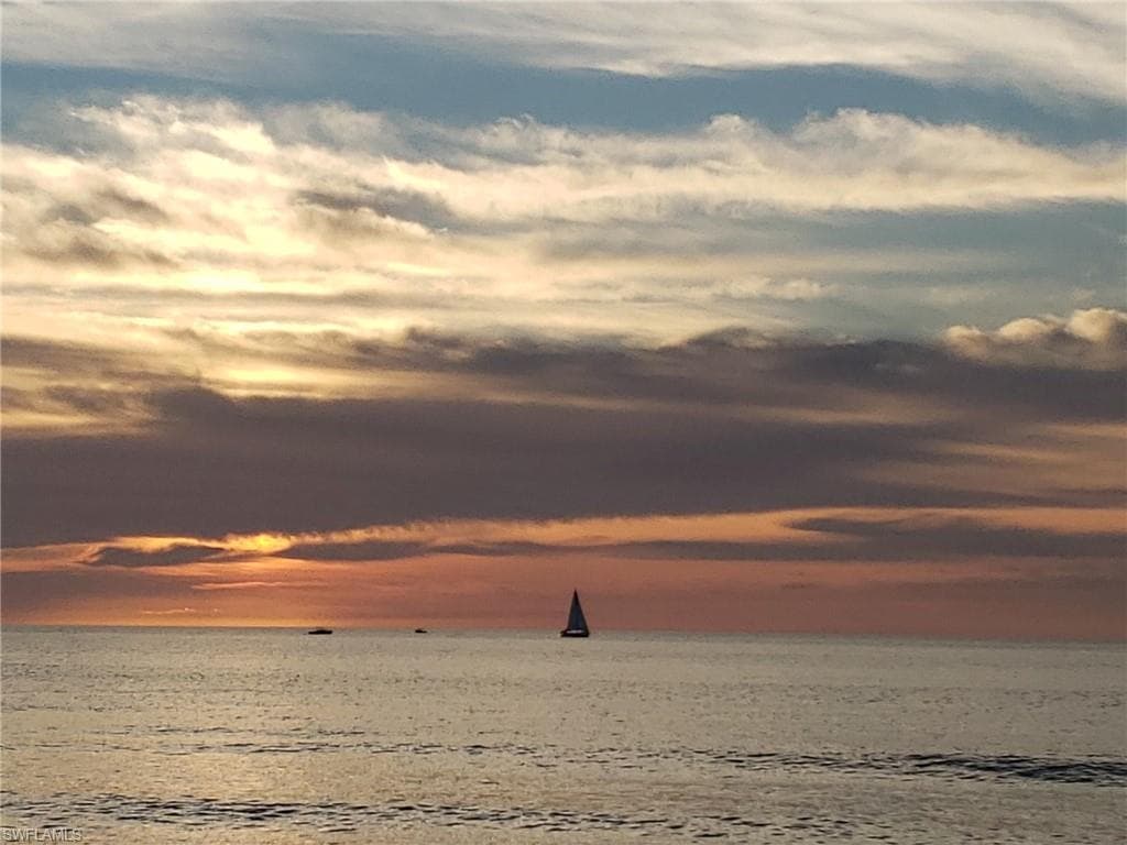 27218 High Seas LN-40