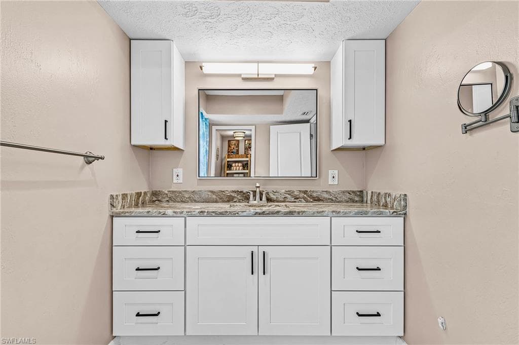 12303 Cristi WAY-25