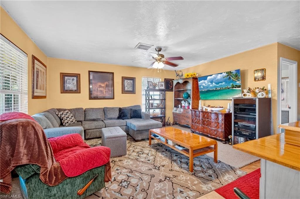 10020 Carolina ST 22-23
