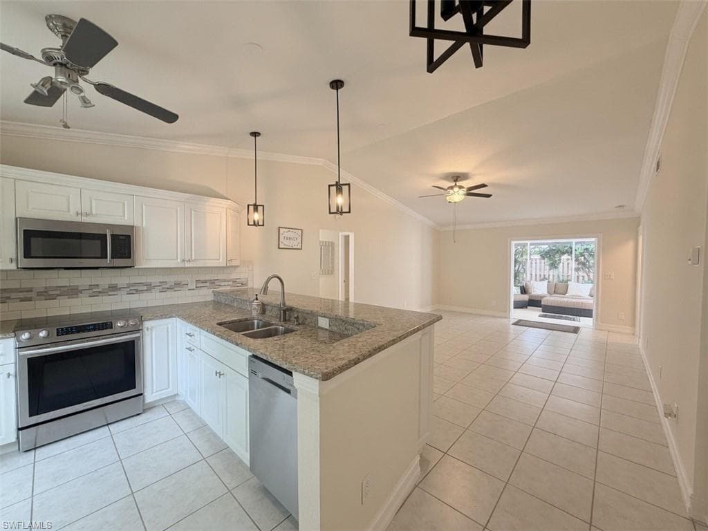 15818 Key Grass LN-11