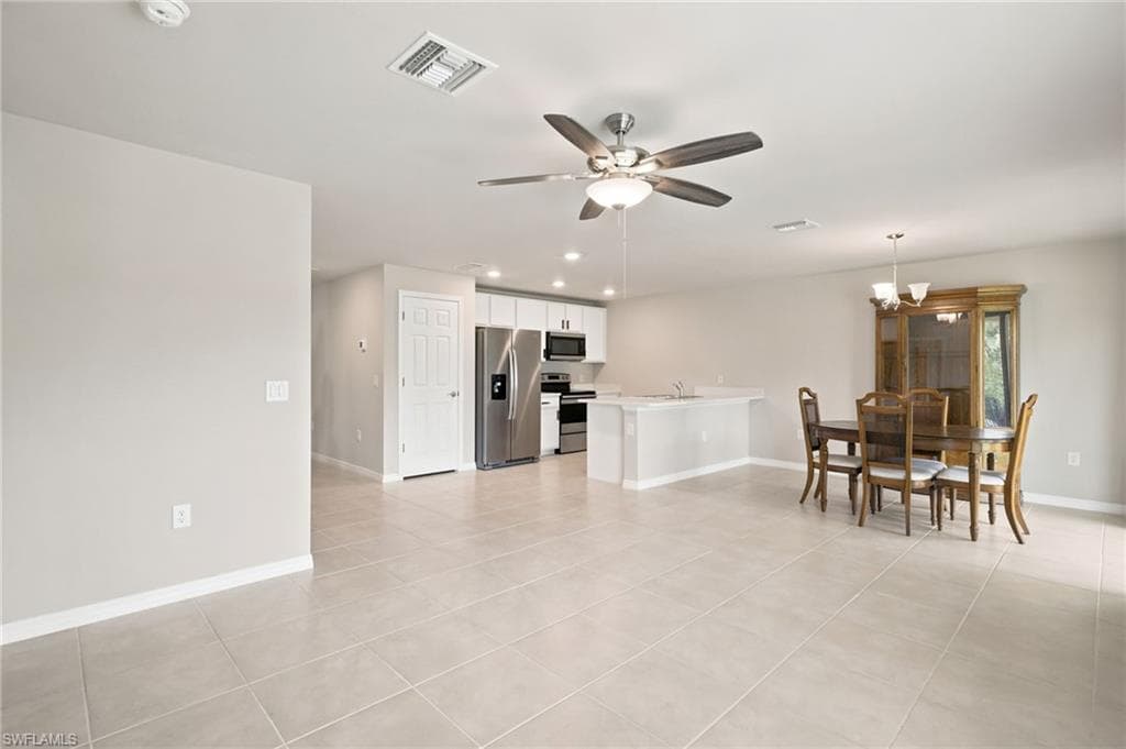 3166 Estancia LN-16