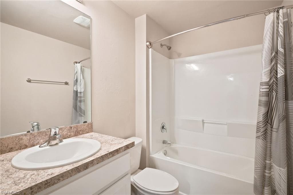 3166 Estancia LN-9