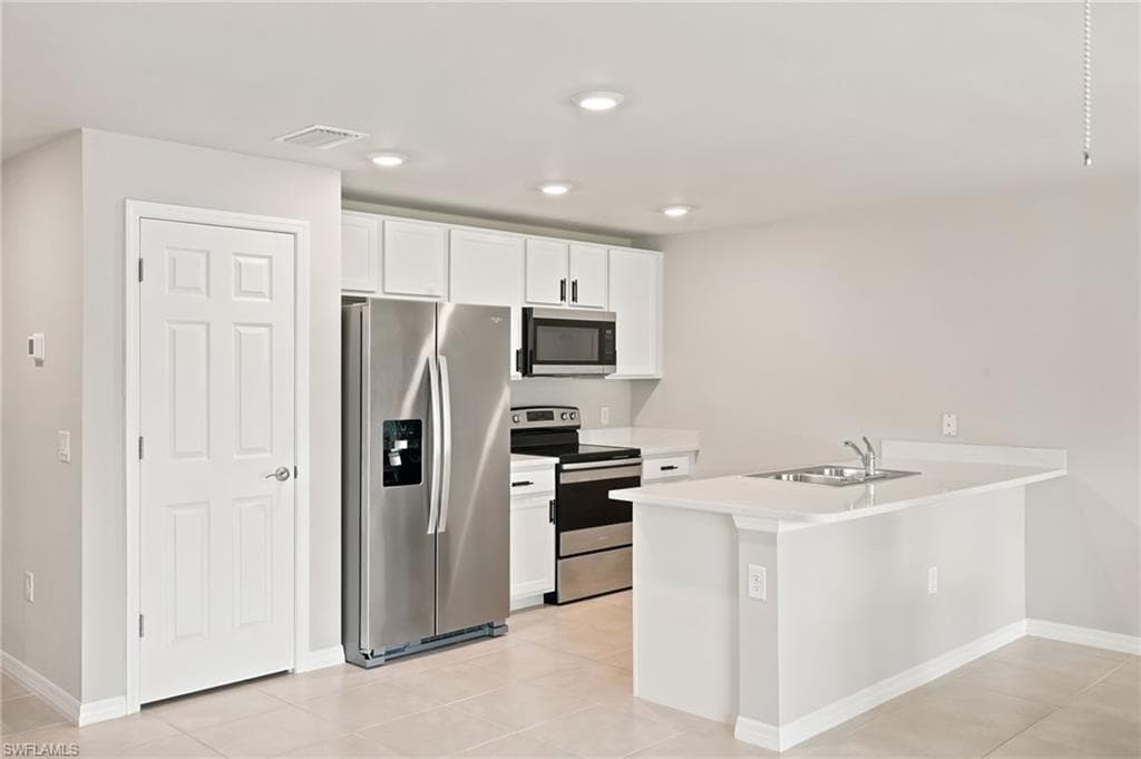3166 Estancia LN-19