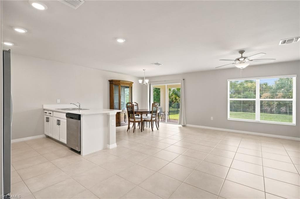 3166 Estancia LN-21