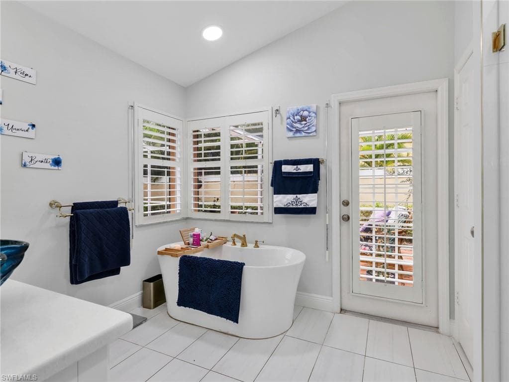 1256 Naples Lake DR-24