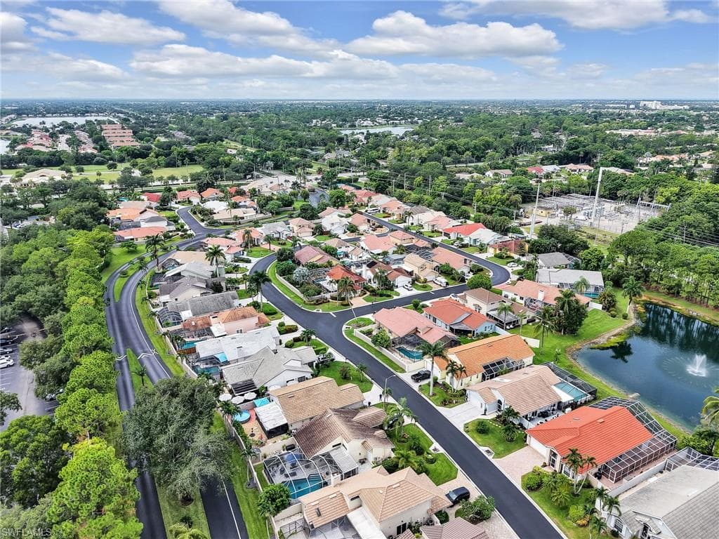 1256 Naples Lake DR-38