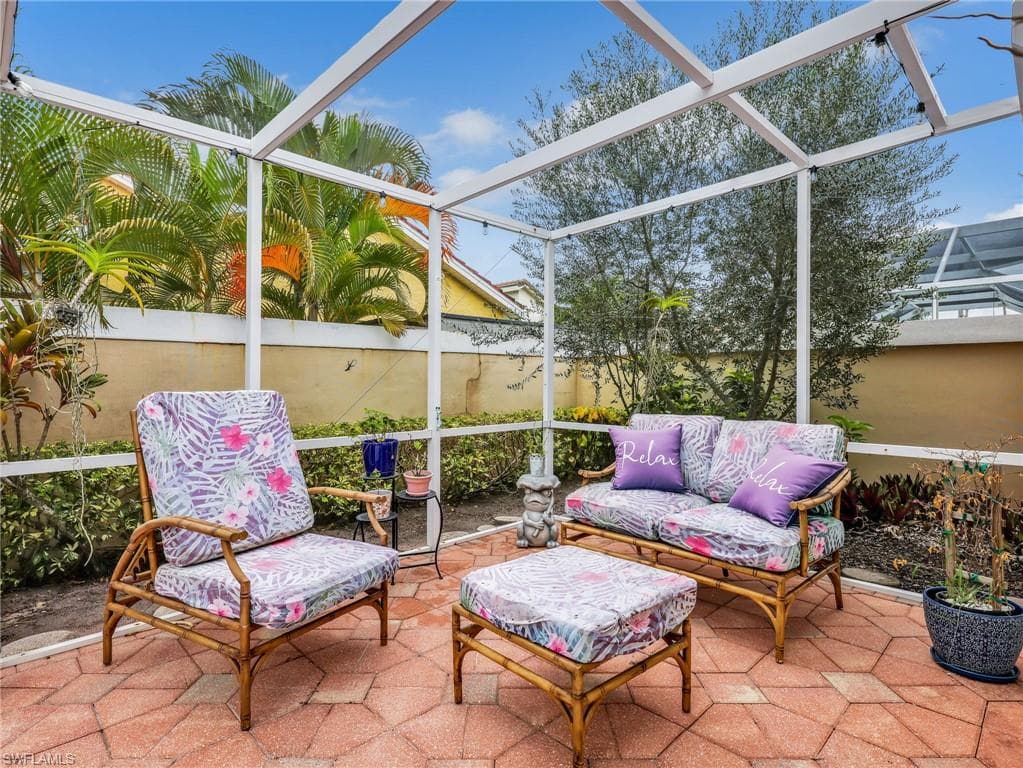 1256 Naples Lake DR-10