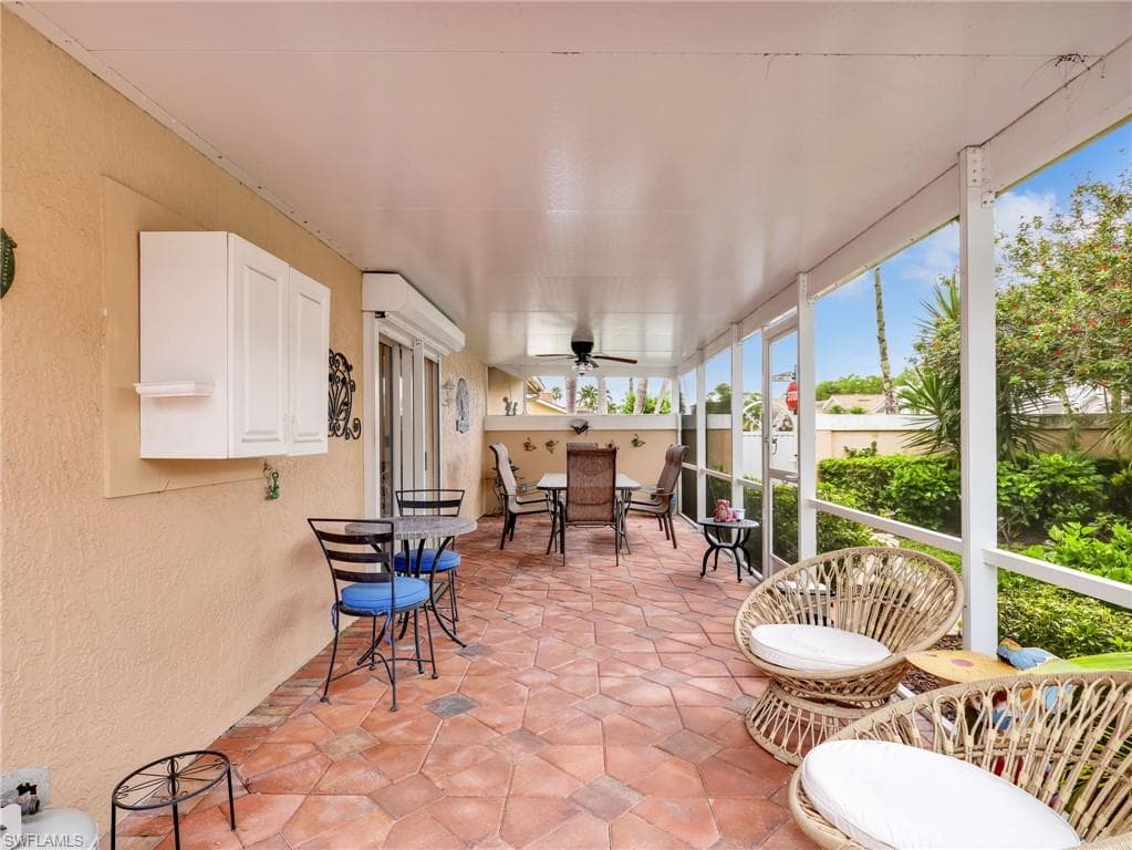 1256 Naples Lake DR-11