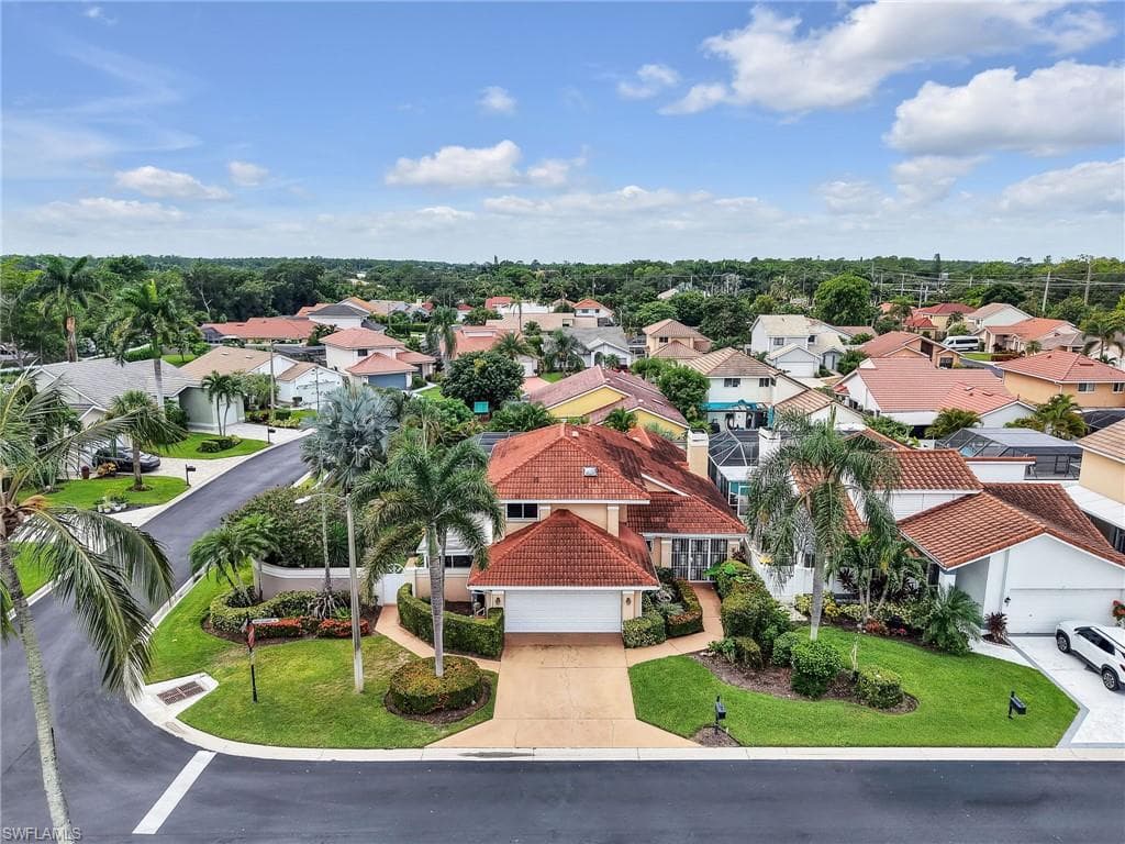 1256 Naples Lake DR-39