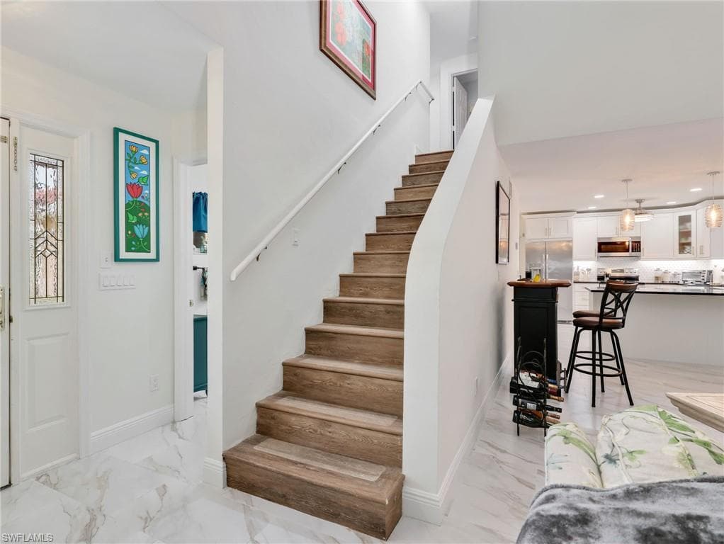 1256 Naples Lake DR-25