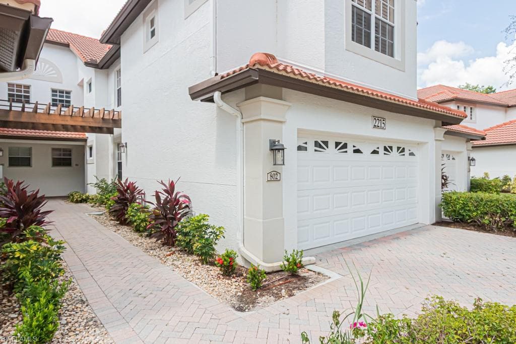 2215 Hawksridge DR 802-2