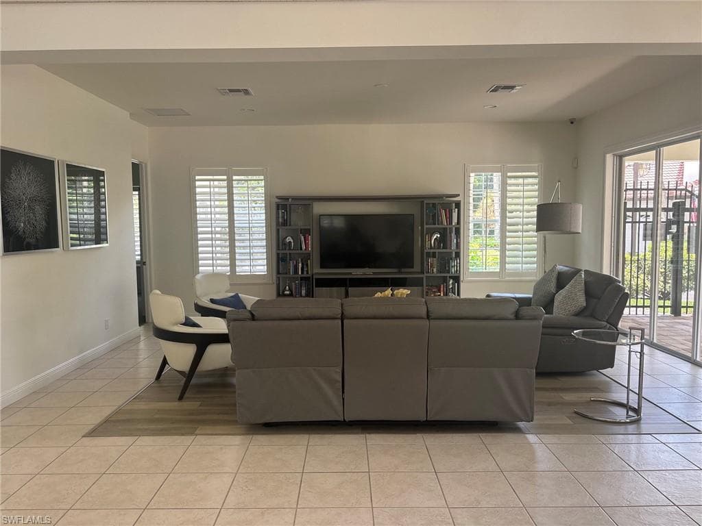 2215 Hawksridge DR 802-44