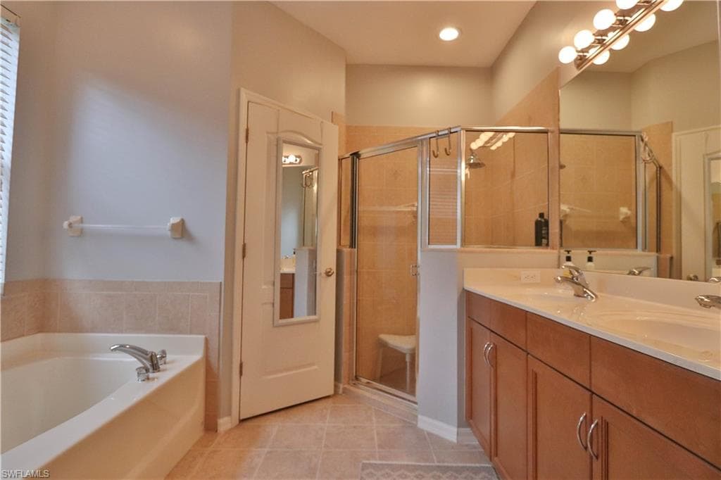 20510 Ardore LN-19