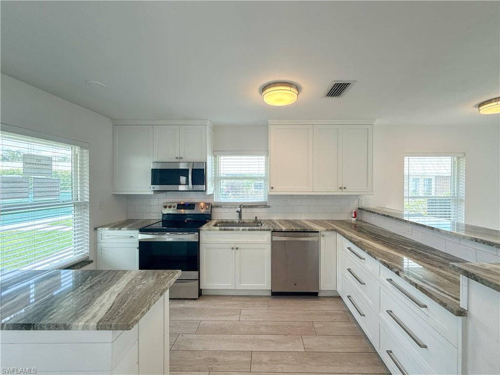 2846 Arbutus ST C2-2