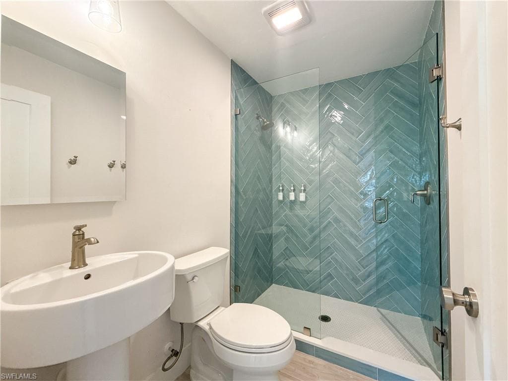 2846 Arbutus ST C2-16