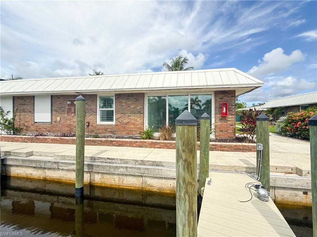2846 Arbutus ST C2-21
