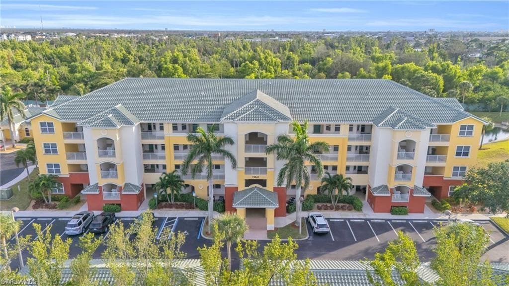 11041 Gulf Reflections DR 305-2