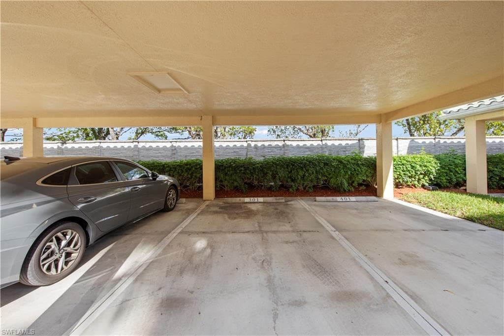 11041 Gulf Reflections DR 305-18