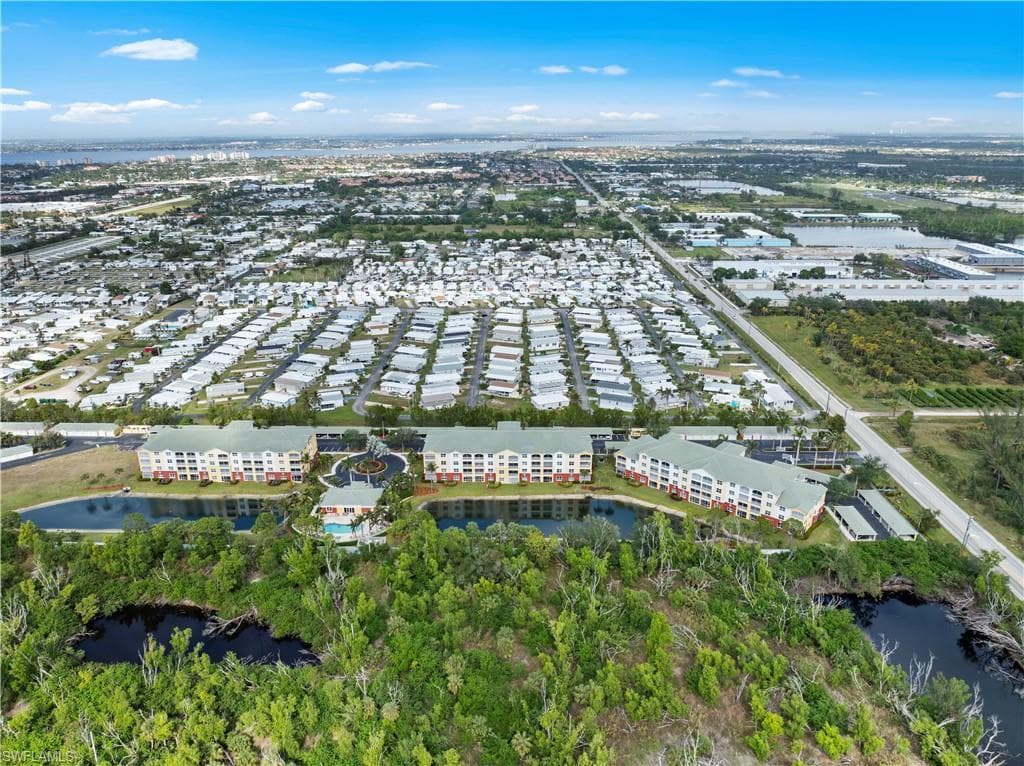 11041 Gulf Reflections DR 305-37
