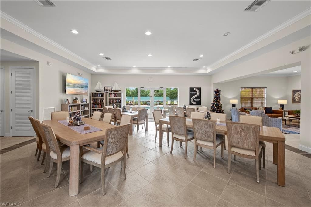 11041 Gulf Reflections DR 305-35