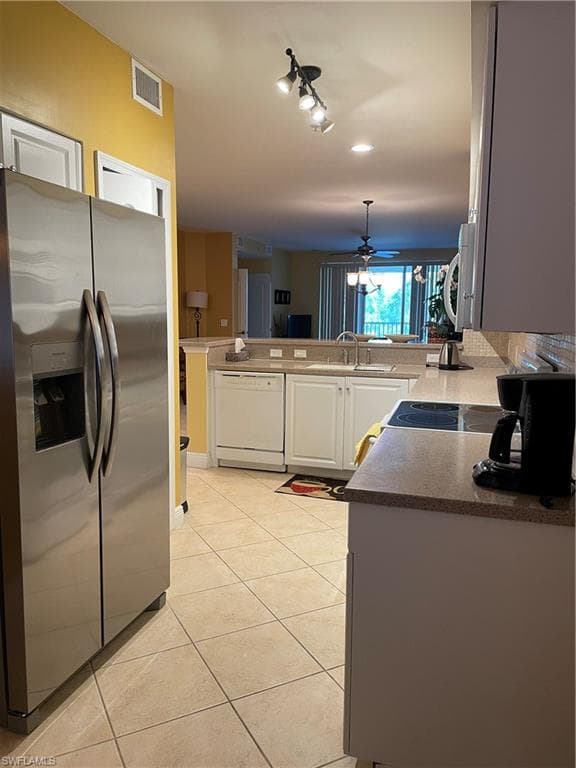 11041 Gulf Reflections DR 305-8