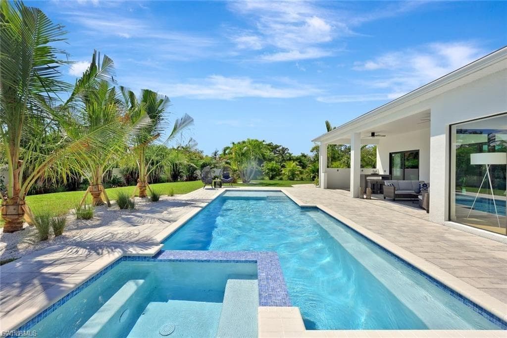 1337 Caloosa DR-2