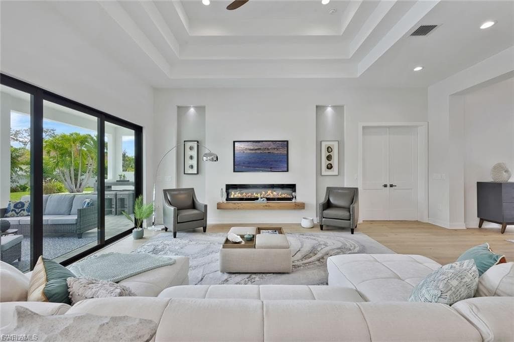 1337 Caloosa DR-5