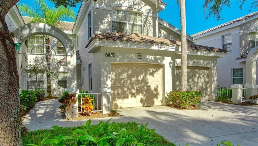 6855 Satinleaf RD S 202-31