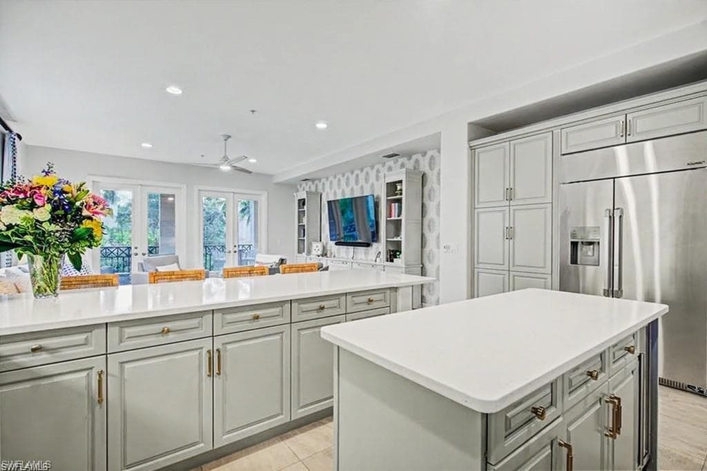 2855 Tiburon BLVD E 102-9