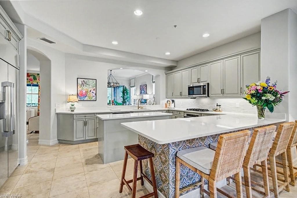 2855 Tiburon BLVD E 102-8