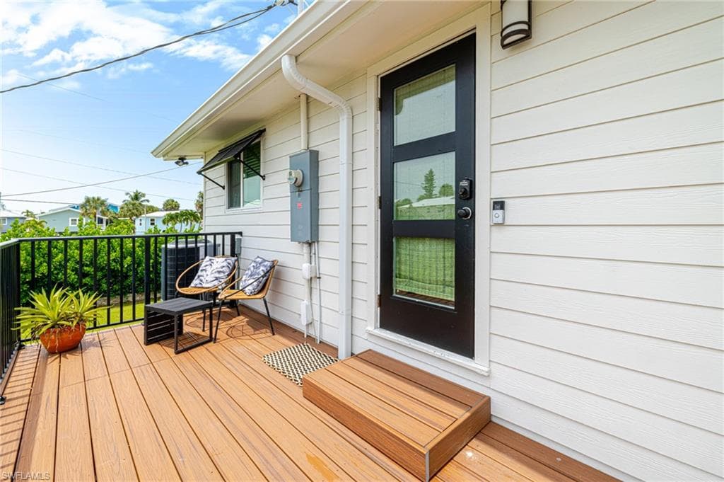 139 Coconut DR-11