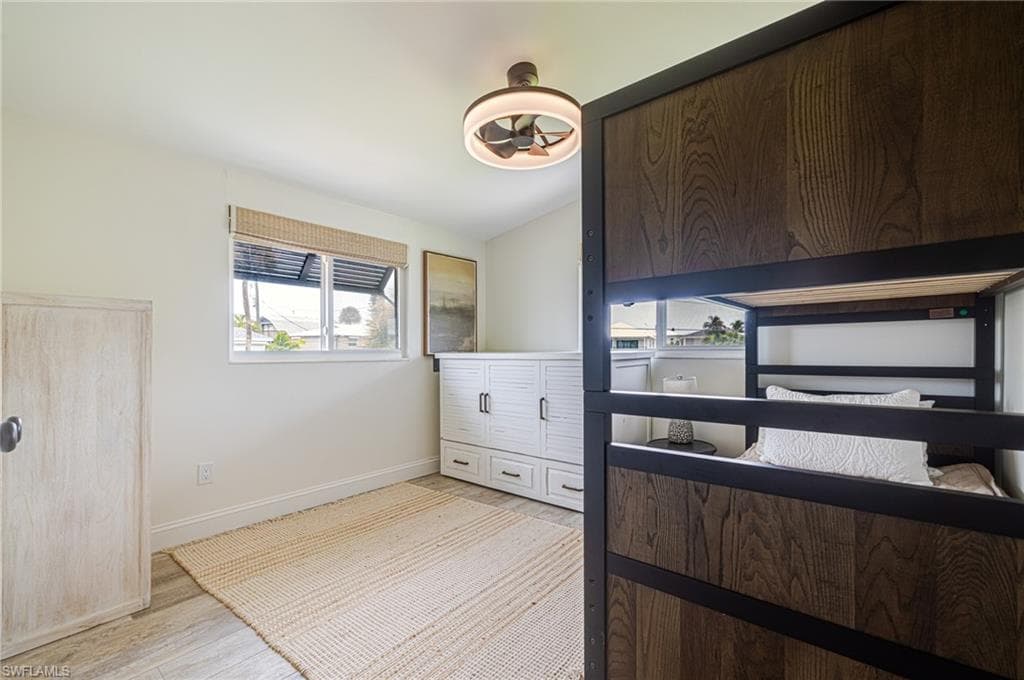 139 Coconut DR-19