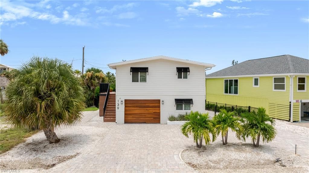 139 Coconut DR-4