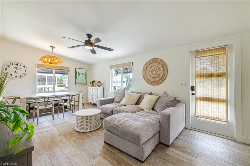 139 Coconut DR-8