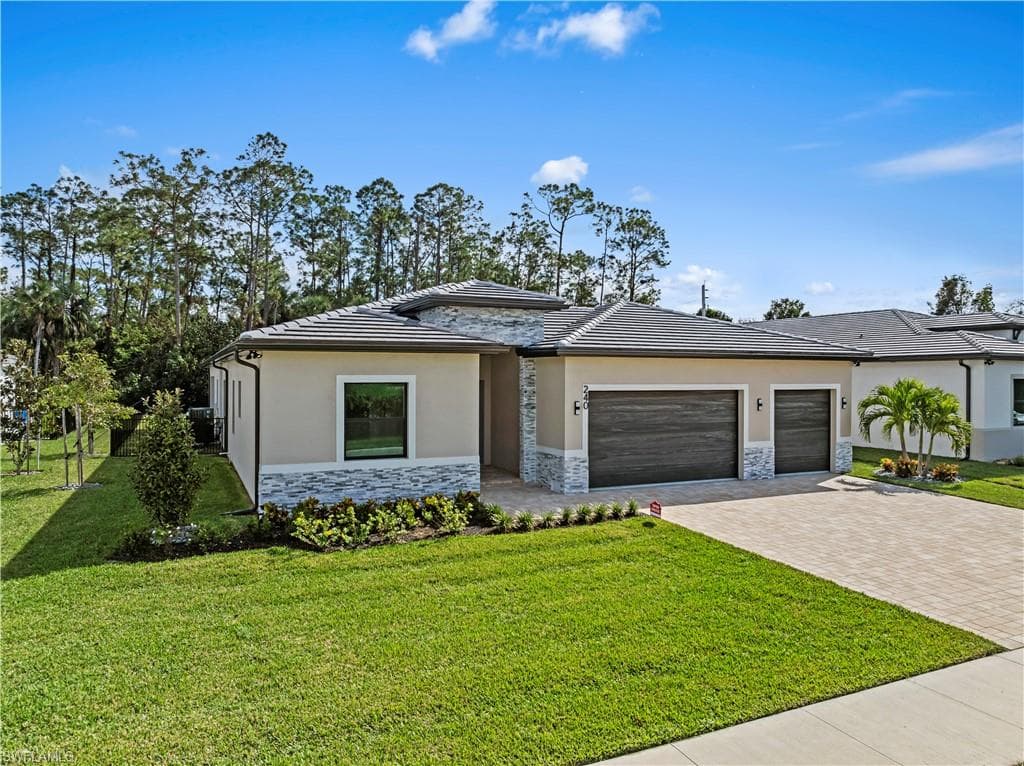 240 Allamanda WAY-27