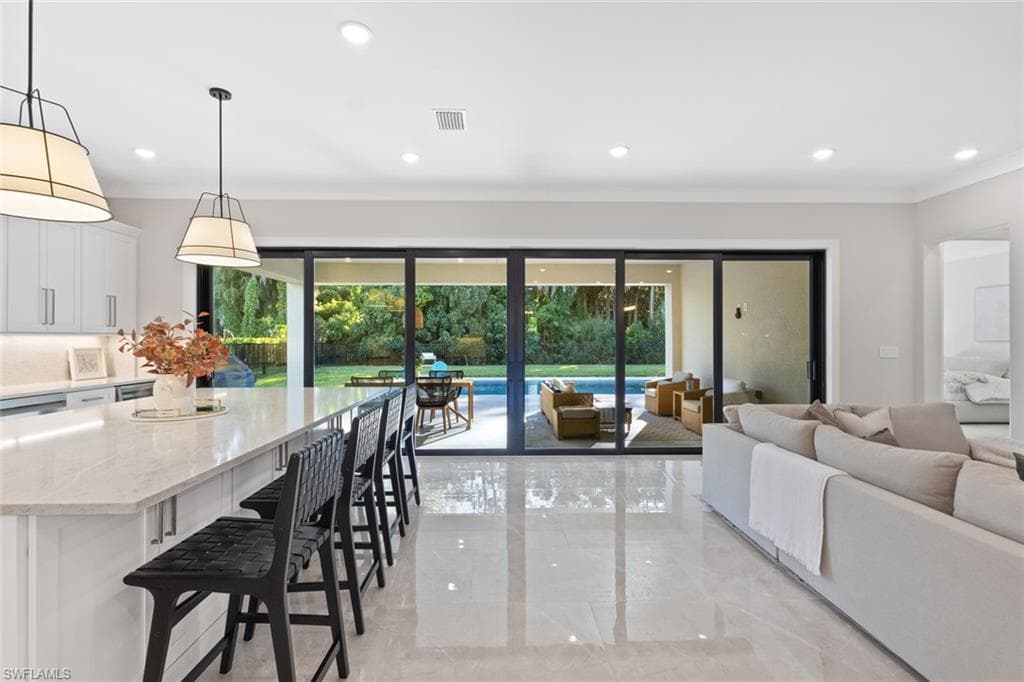 240 Allamanda WAY-6