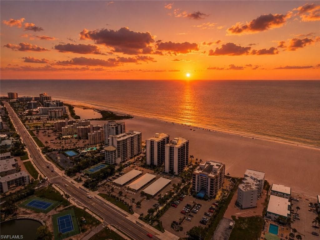 6612 Estero BLVD 903-35