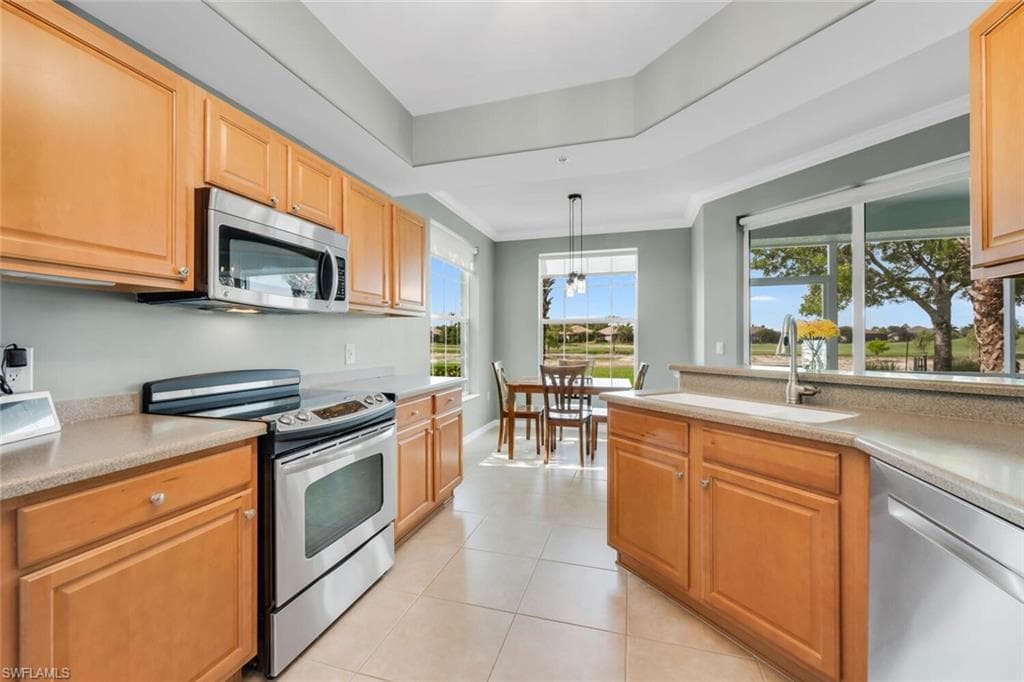 12033 Covent Garden CT 2403-6