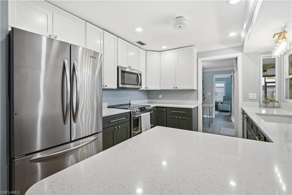 1024 El Mar AVE-10