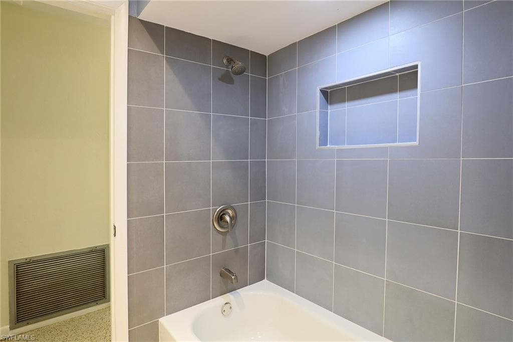 1353 Stadler DR-41